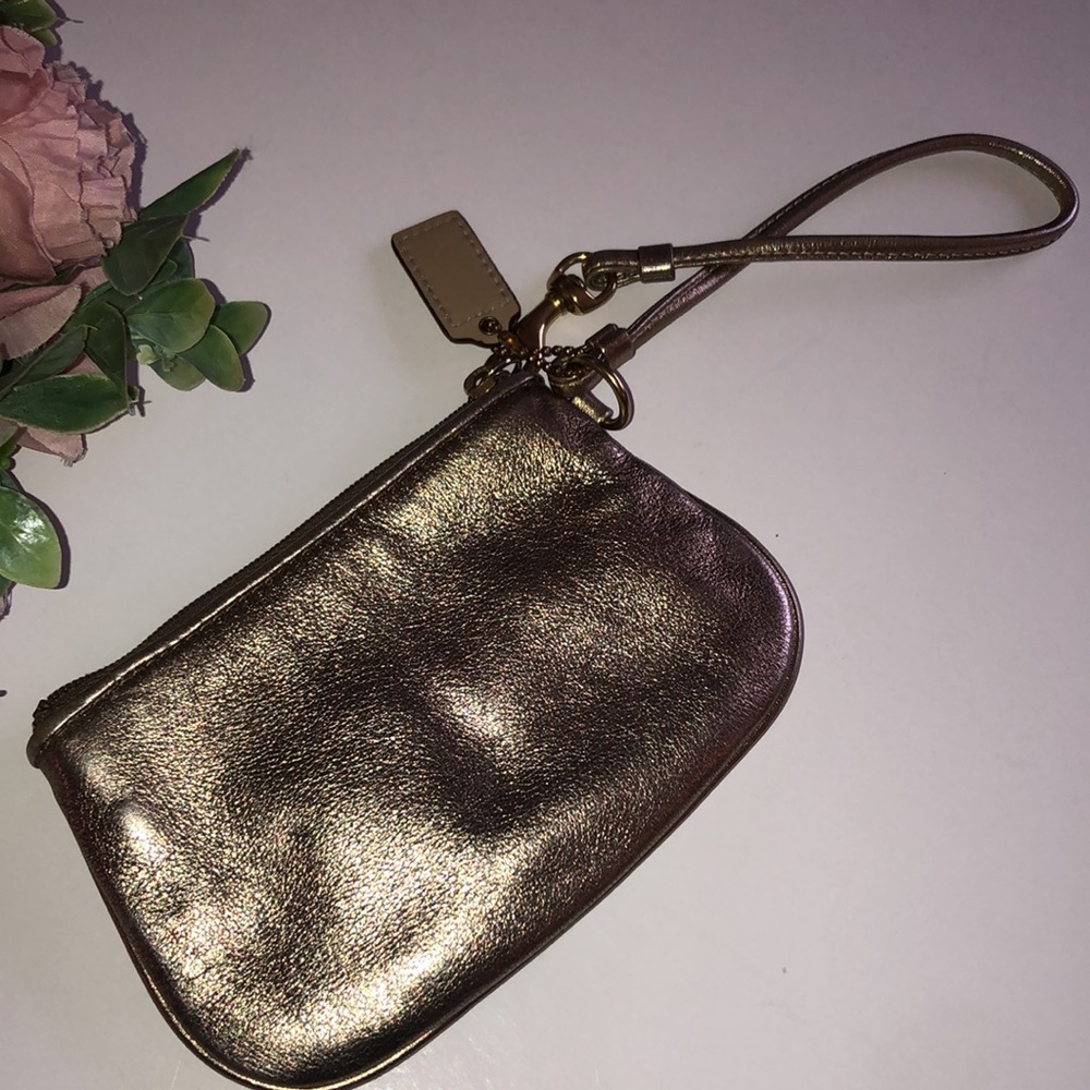 Coach Gold Coach Wristlet Metallic Coach Wristlet Gold Leather Coach Wristlet - Picture 4 of 16